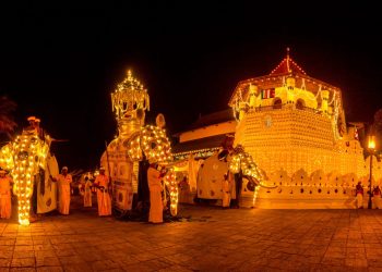 kandy-esala-perahera